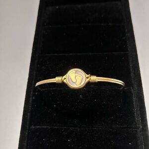 Luca & Danni Women’s Wire Bracelet with Pink
Baby Feet